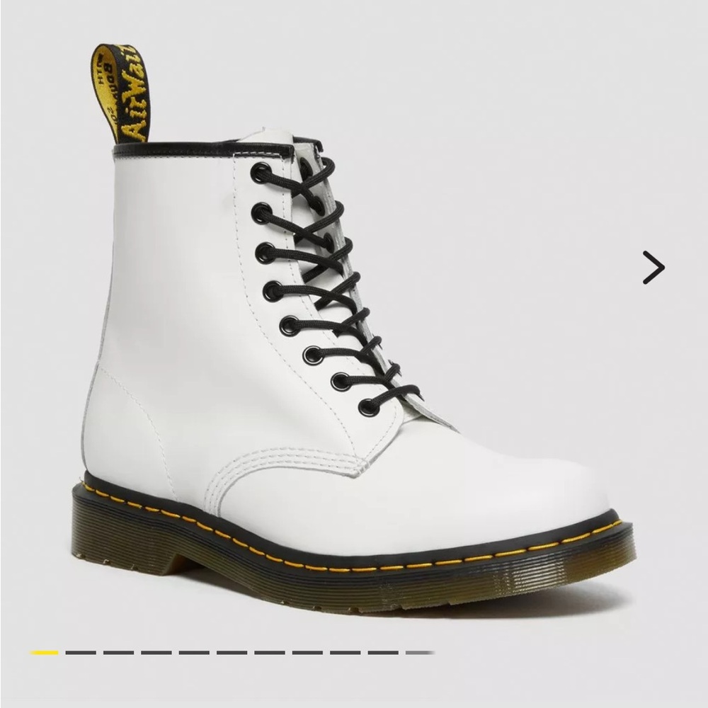 DOC MARTENS | 1460 SMOOTH LEATHER LACE
UP BOOTS